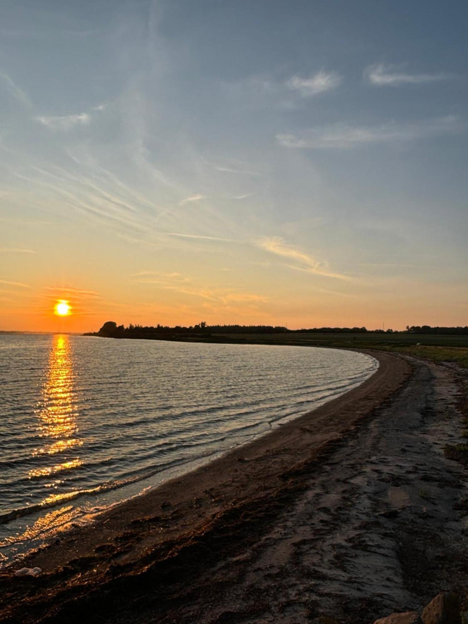 Nedlagt Gard I Naturen Med Ro Og Fred Og Samtidig Taet Pa Strand Og Fiskeri Og Indkobsmuligheder Норборг Экстерьер фото